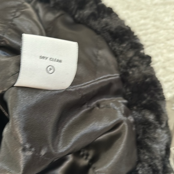 PAMELA McCoy BLACK FAUX FUR PANCHO- SIZE M - Picture 12 of 17